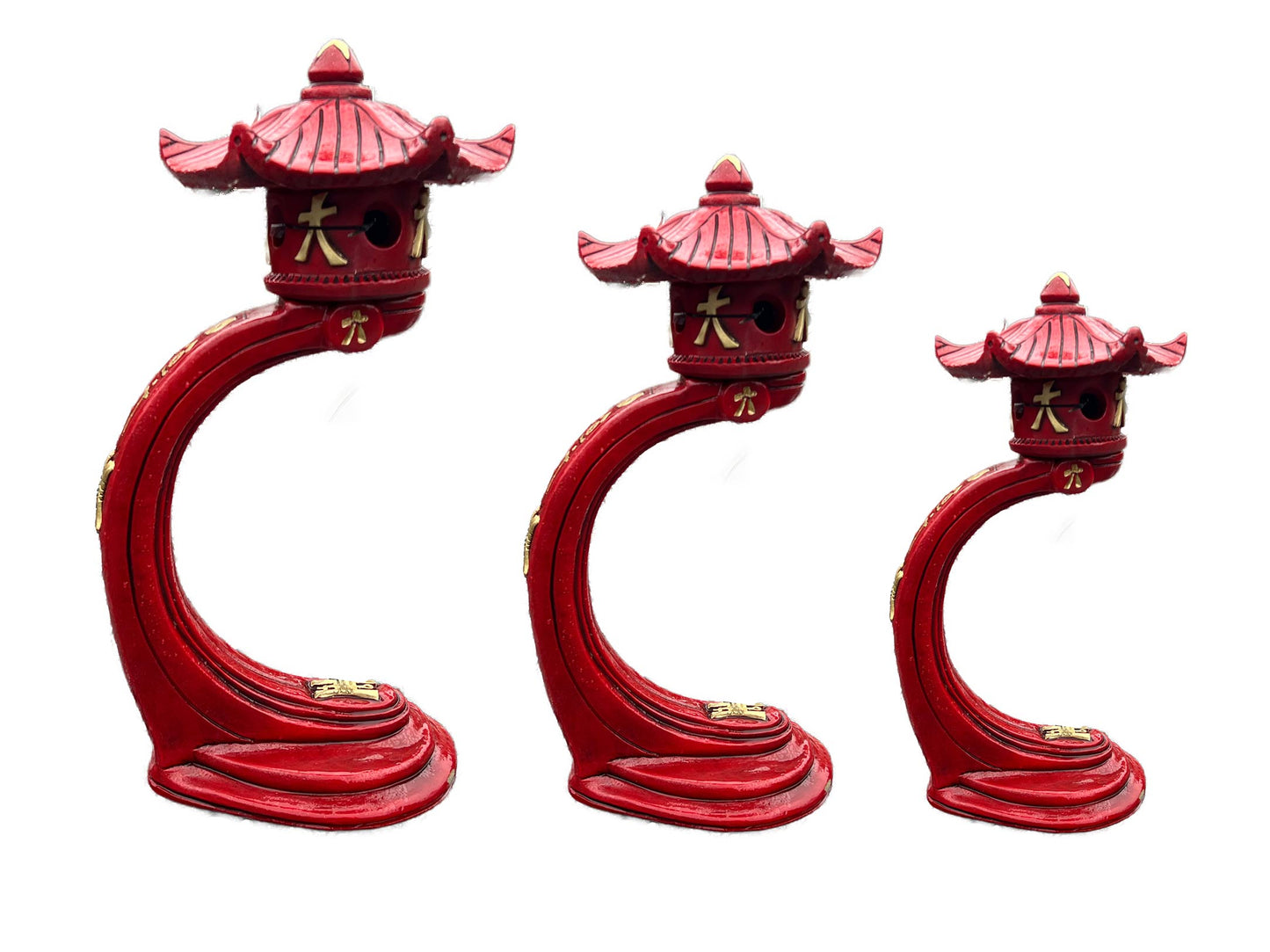 MEDIUM CURVED PAGODA IN RED (H 67cm)